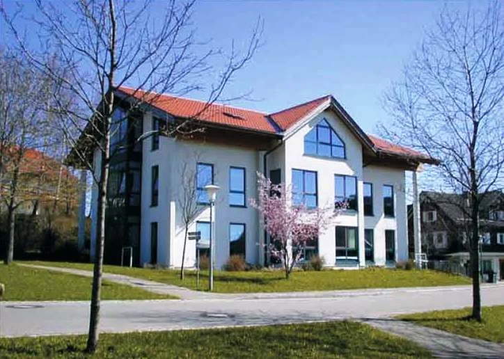 Expose-Atelierhaus-Page_1_1.jpg