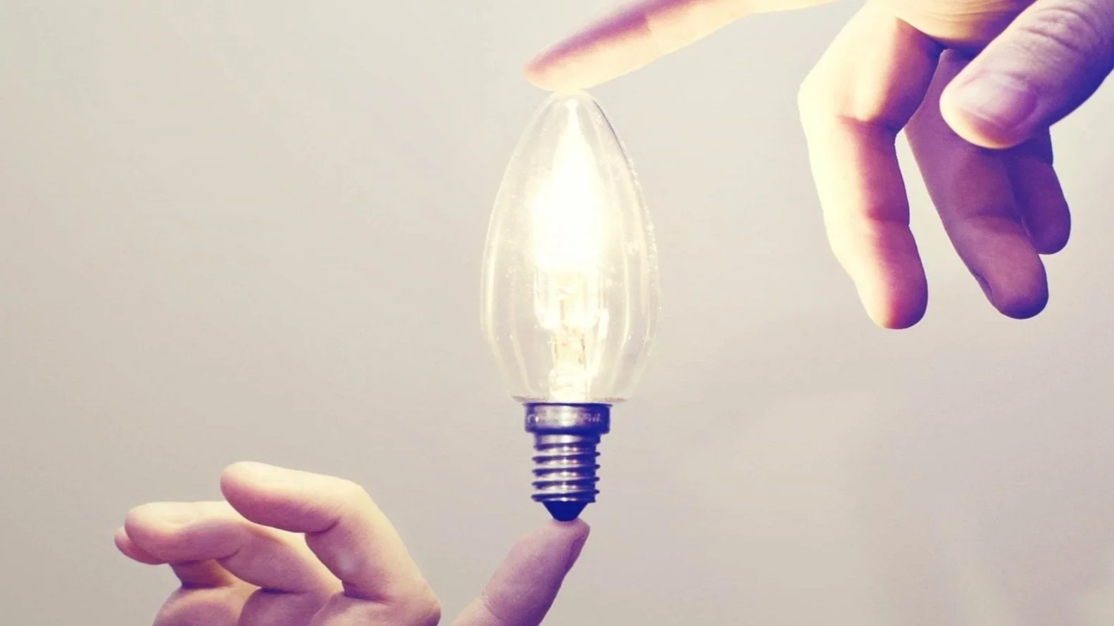 lightbulb%2Bfingers.jpg