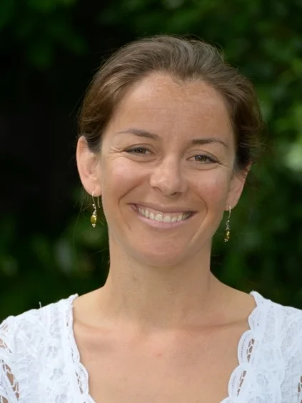 Julia Wenegrat, LMFT Marriage and Family Therapist Julia Wenegrat is a Licensed Marriage and Family Therapist who specializes in the treatment of adults, adolescents and couples. She has particular expertise in anxiety and related disorders including social anxiety, OCD, stress and panic. Menlo Park
