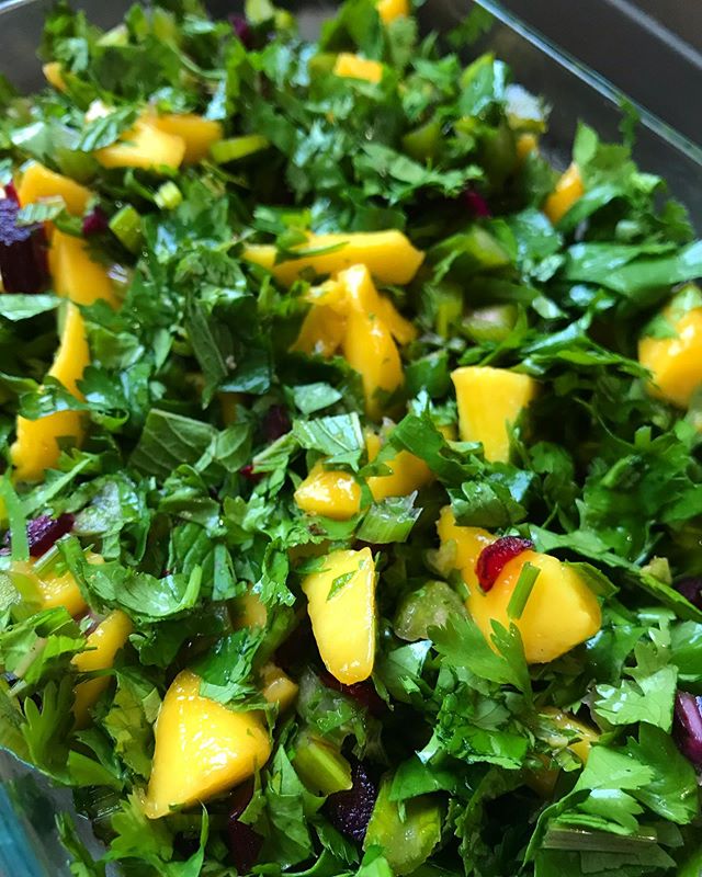 Accidentally AMAZING salad: take the stems from beets, chop them (like mini celery)- fresh mint and a little fresh cilantro, both minced- with diced ripe mango and a squeeze of fresh lime. I suppose avocado would be tasty too! .
.
.
.
#saladdujour #e