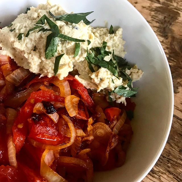 Late summer lunch of fried onions and tomatoes from the garden with a heavy serving of my own babaganoush. Easy and satisfying. Keeping it simple 💕
.
.
.
#summerlunch #tomatoesandonions #onepanmeal #simpledelicious