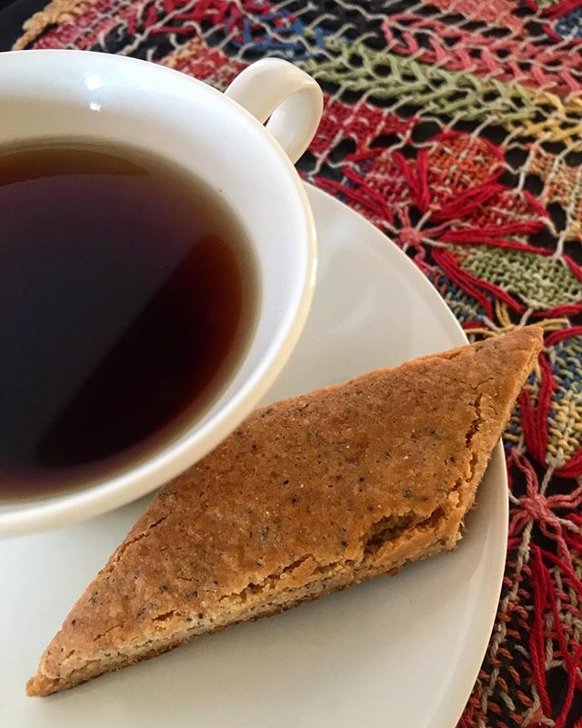 Afternoon tea with grain-free lemon poppyseed bars. Someday I&rsquo;ll have recipes to share. So much of what I do is intuitive and of the moment. .
.
.
#afternoontea #siesta #slowlife #grainfreeliving #lemonpoppyseed #teaandbiscuits