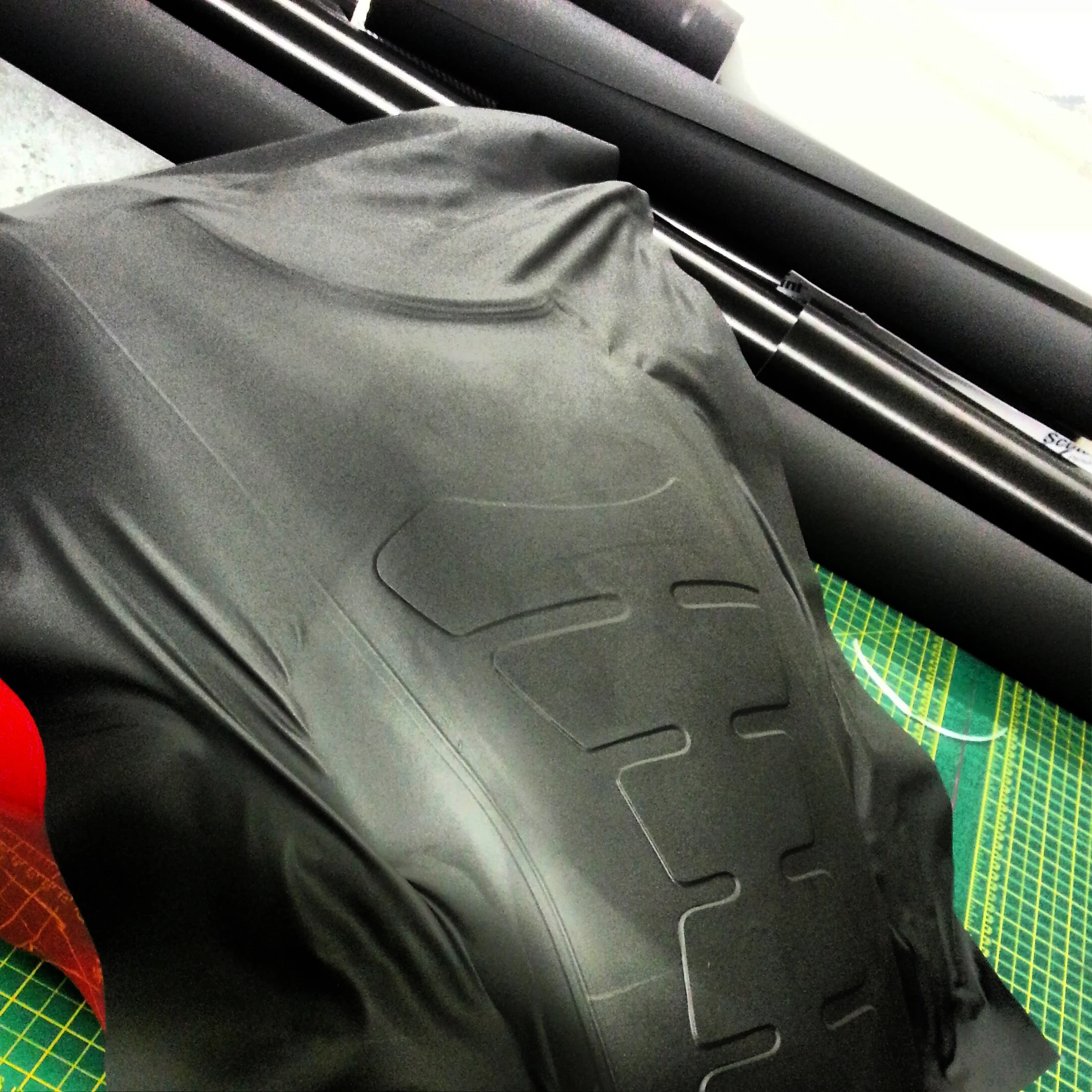 Motorcycle fuel tank wapping