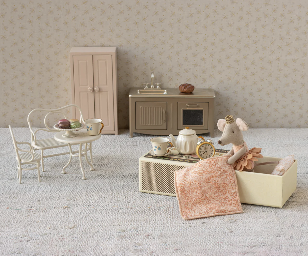 PRINCESS MOUSE LITTLE SISTER IN MATCHBOX