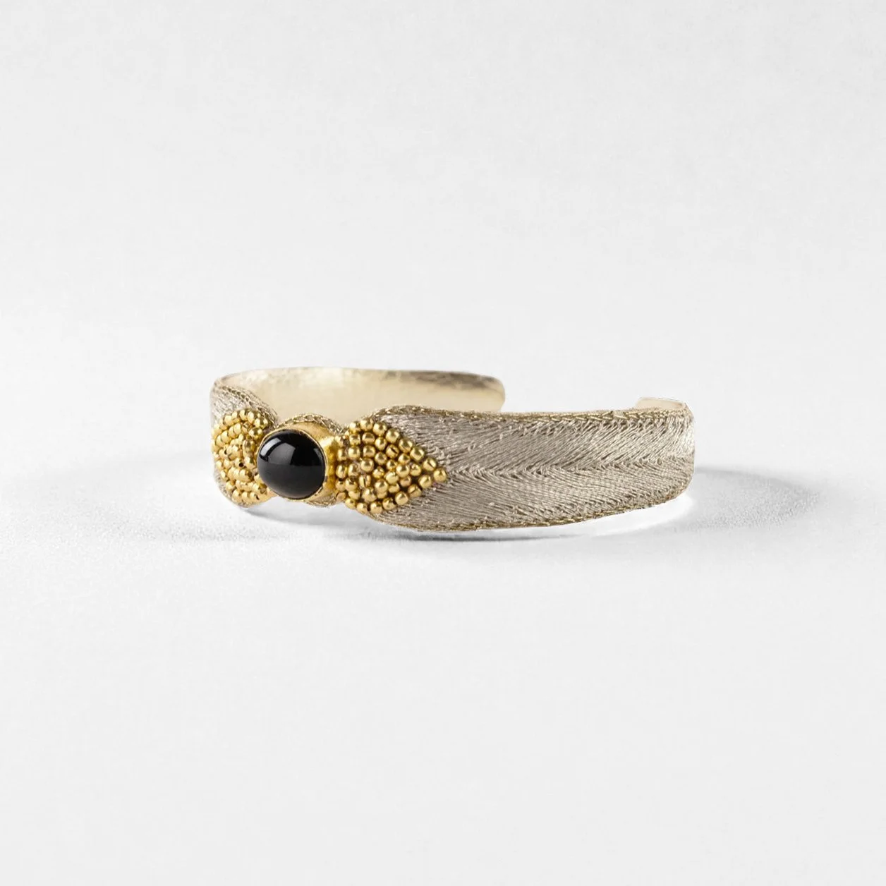 BRAHA BANGLE IN PEARL