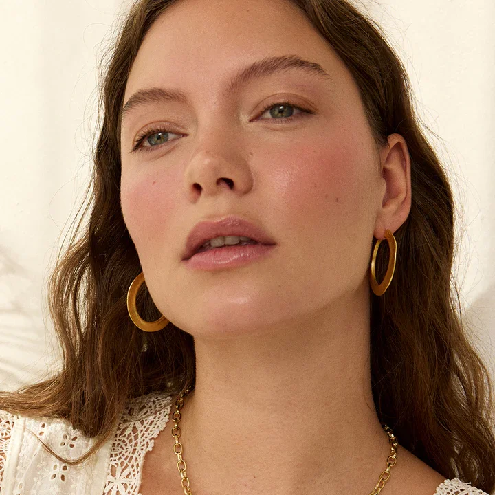 GOLD MOLTEN HOOP EARRINGS