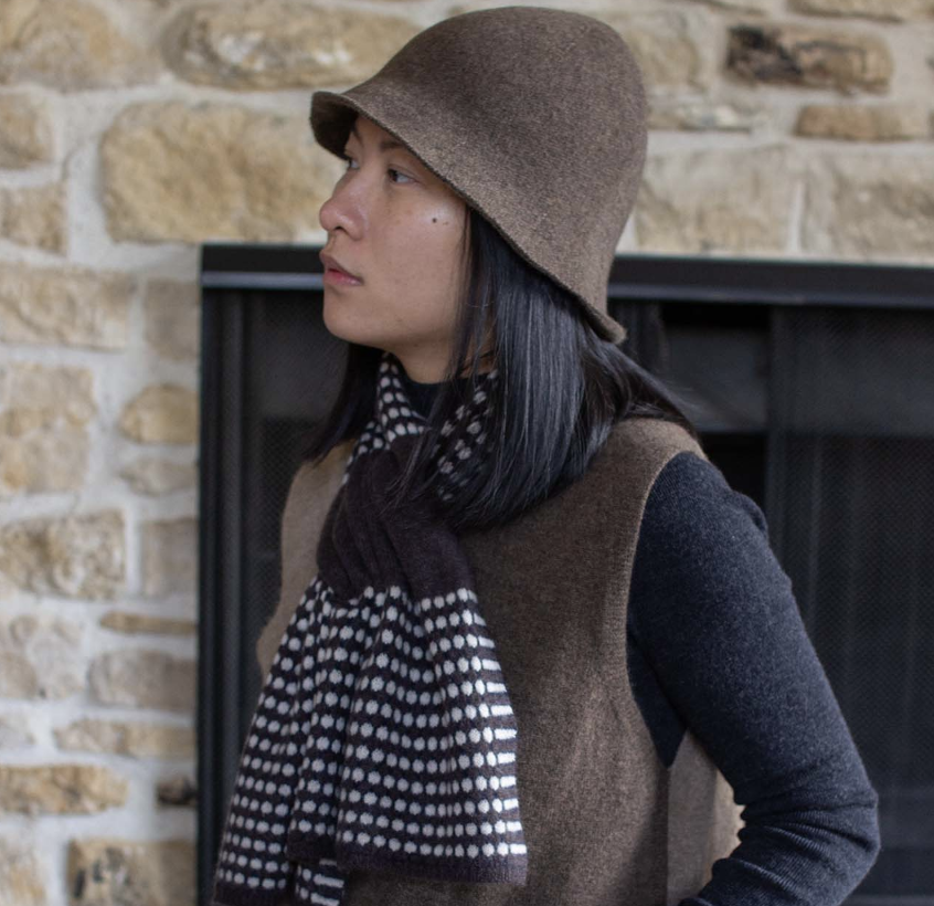 KEYHOLE CASHMERE SCARF CACAO