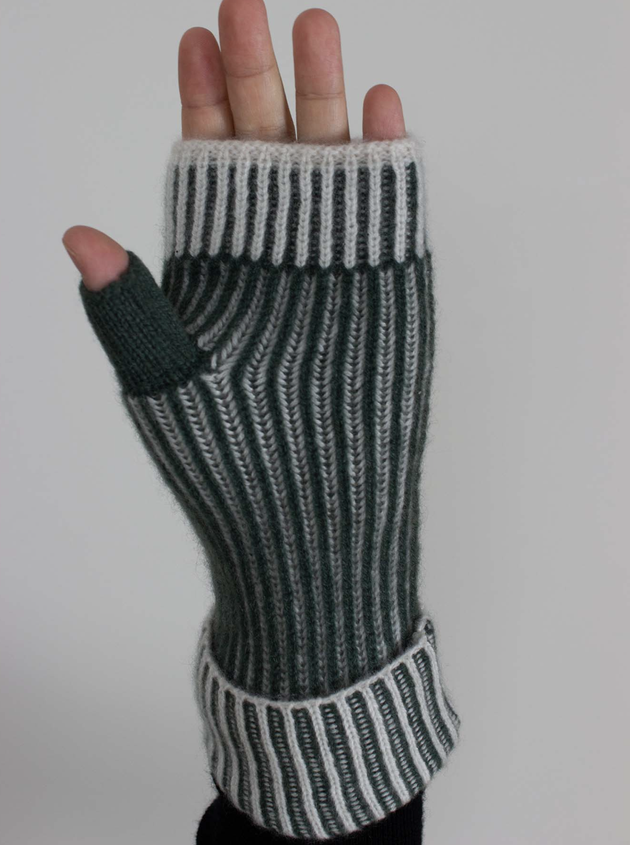 MARINE CASHMERE RIBBED HAND WARMERS - GREEN