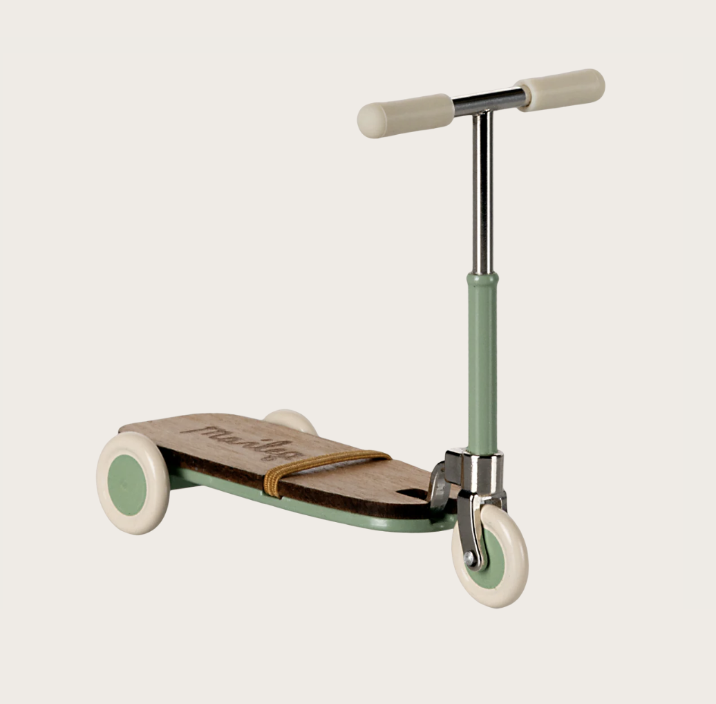 KICK BOARD. MOUSE - MINT