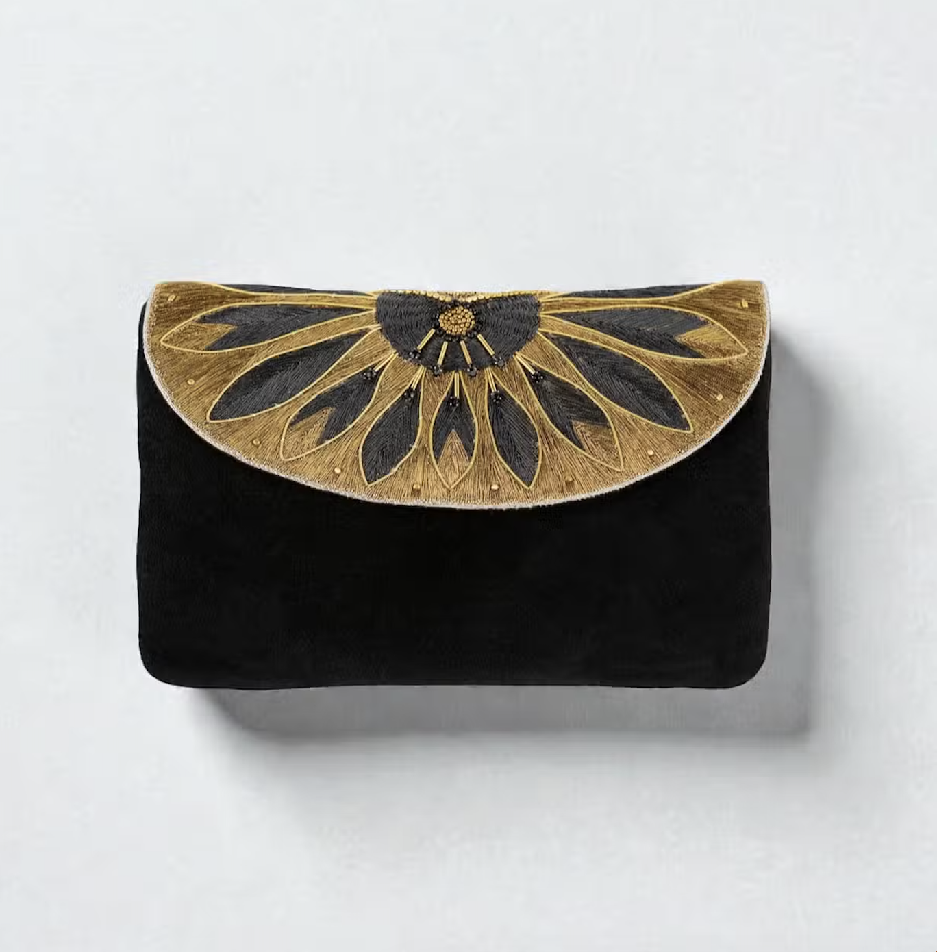Apolonia clutch in goldnight