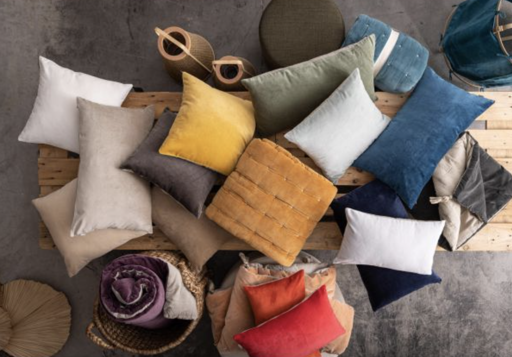 PEARL VELVET CUSHION