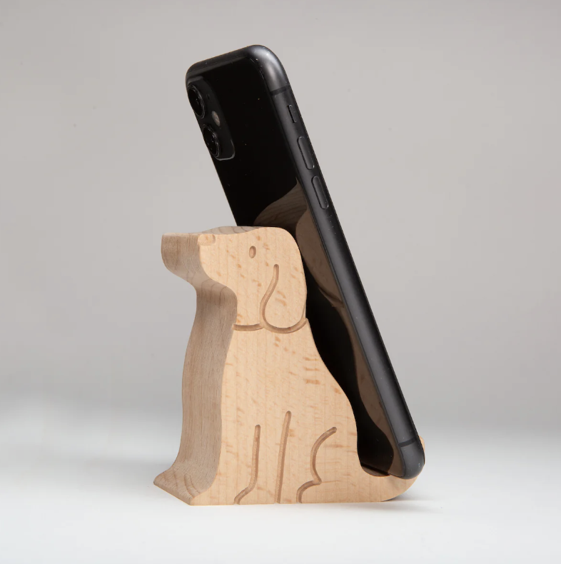 DOG BEECHWOOD PHONE STAND