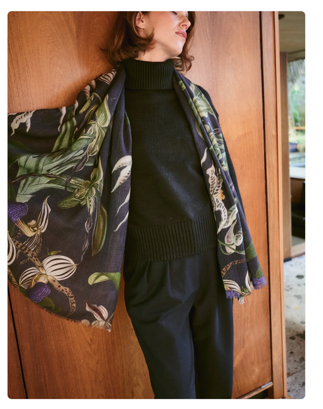 ORCHID BLACK WOOL SCARF