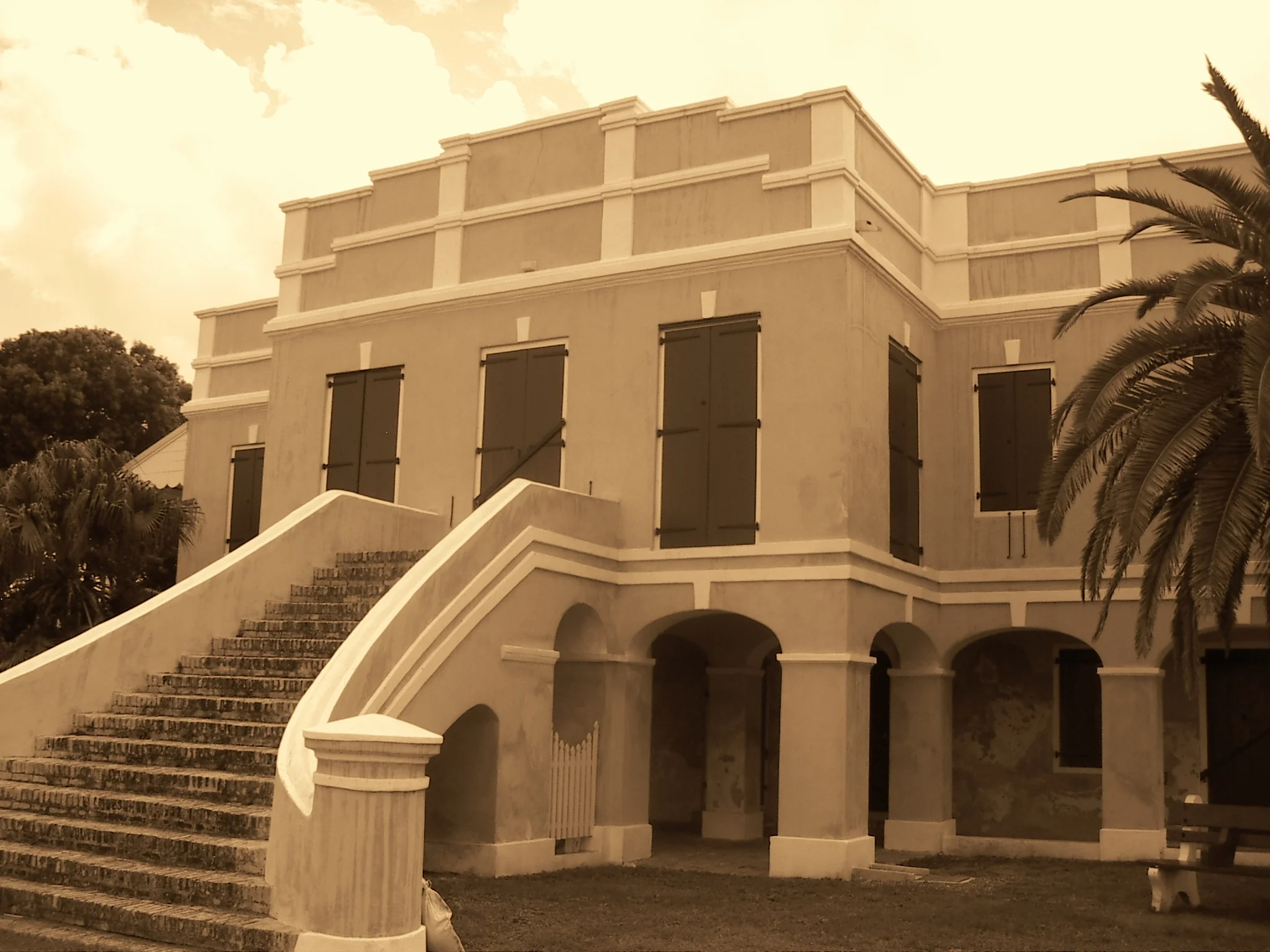 OLD PUBLIC LIBRAY.JPG