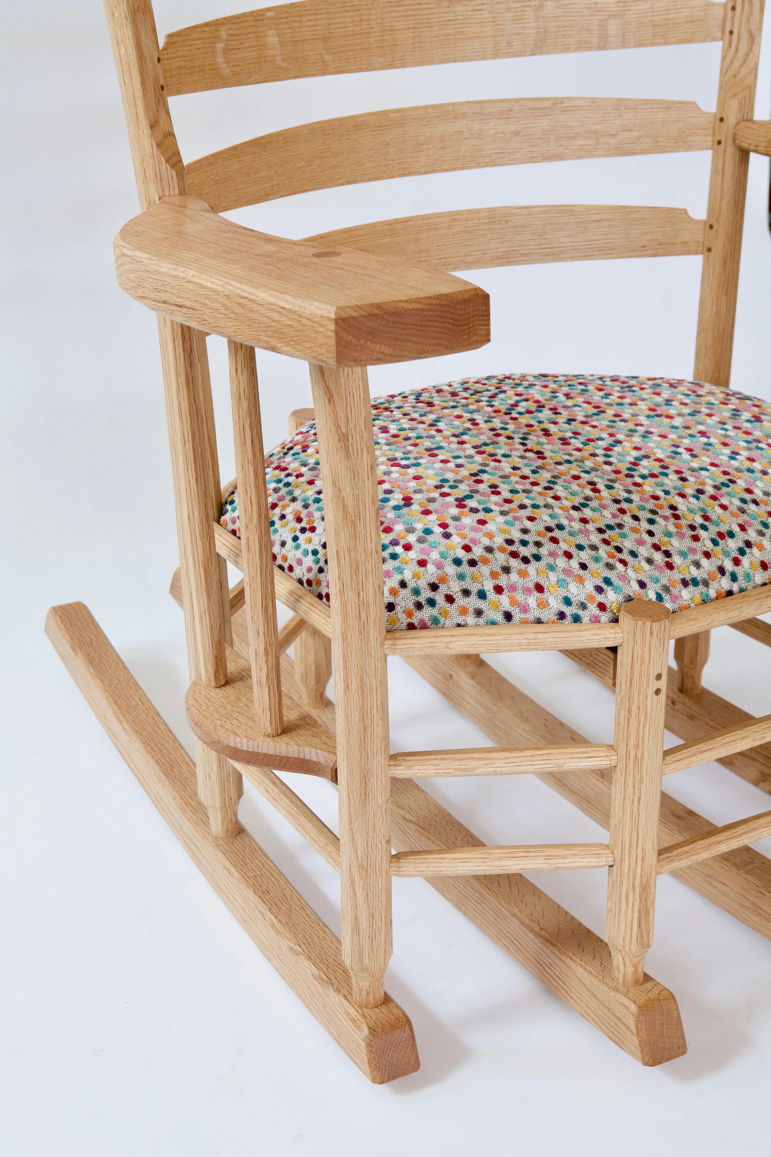  The chair is notably grandiose in its dimensions, a feature Cornett used in his own work, which inspired his use of the term “fatman rocker,” to indicate the overbuilt elements of his larger chairs. 