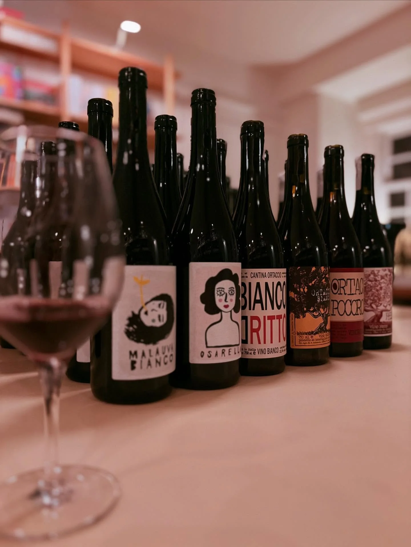 Bolsena Lyfe &trade;️ 

The wines from the Bolsena (Lazio North/Umbria South) are filled with a vibrance, verve and character all their own. From the cult classics of Massimo Antonuzzi of @cantinaortaccio to the blossoming upstart hero&rsquo;s like @