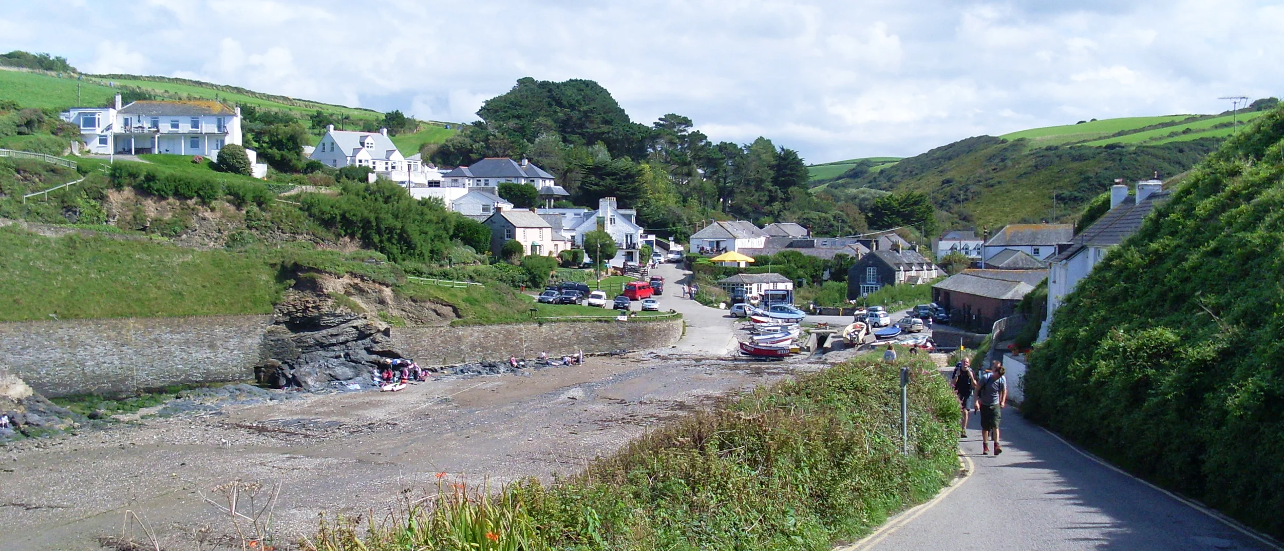 Port Gaverne village