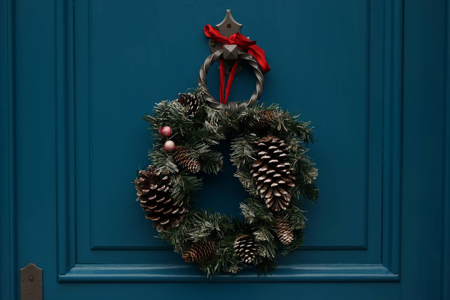 How to Set Boundaries During the Holidays This Year