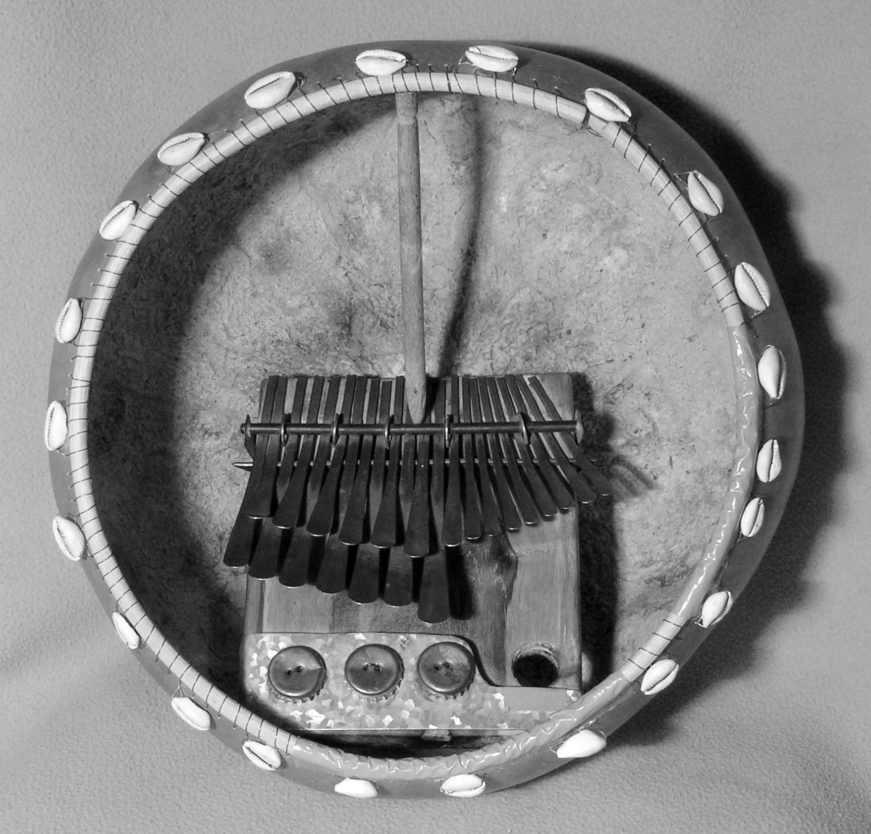 Mbira_dzavadzimu_in_deze_b&w.jpg