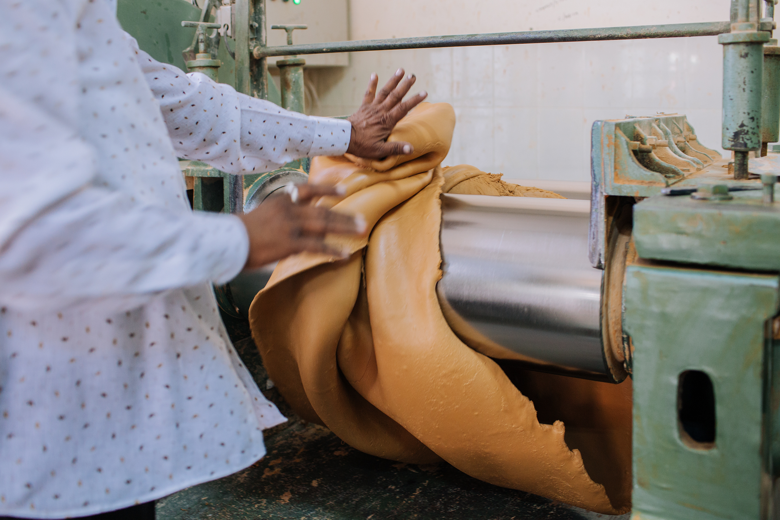 The occupational, economic, socio-cultural needs of Indian amputees significantly differ from those in the West. People in India need to be able to squat or walk barefoot, oftentimes on a rugged terrain. Therefore it’s important that the foot is durable, waterproof and looks like a normal human foot. A combination of wood, rubber core and vulcanized rubber coating (seen on the photo) are the three pieces of Jaipur Foot design.