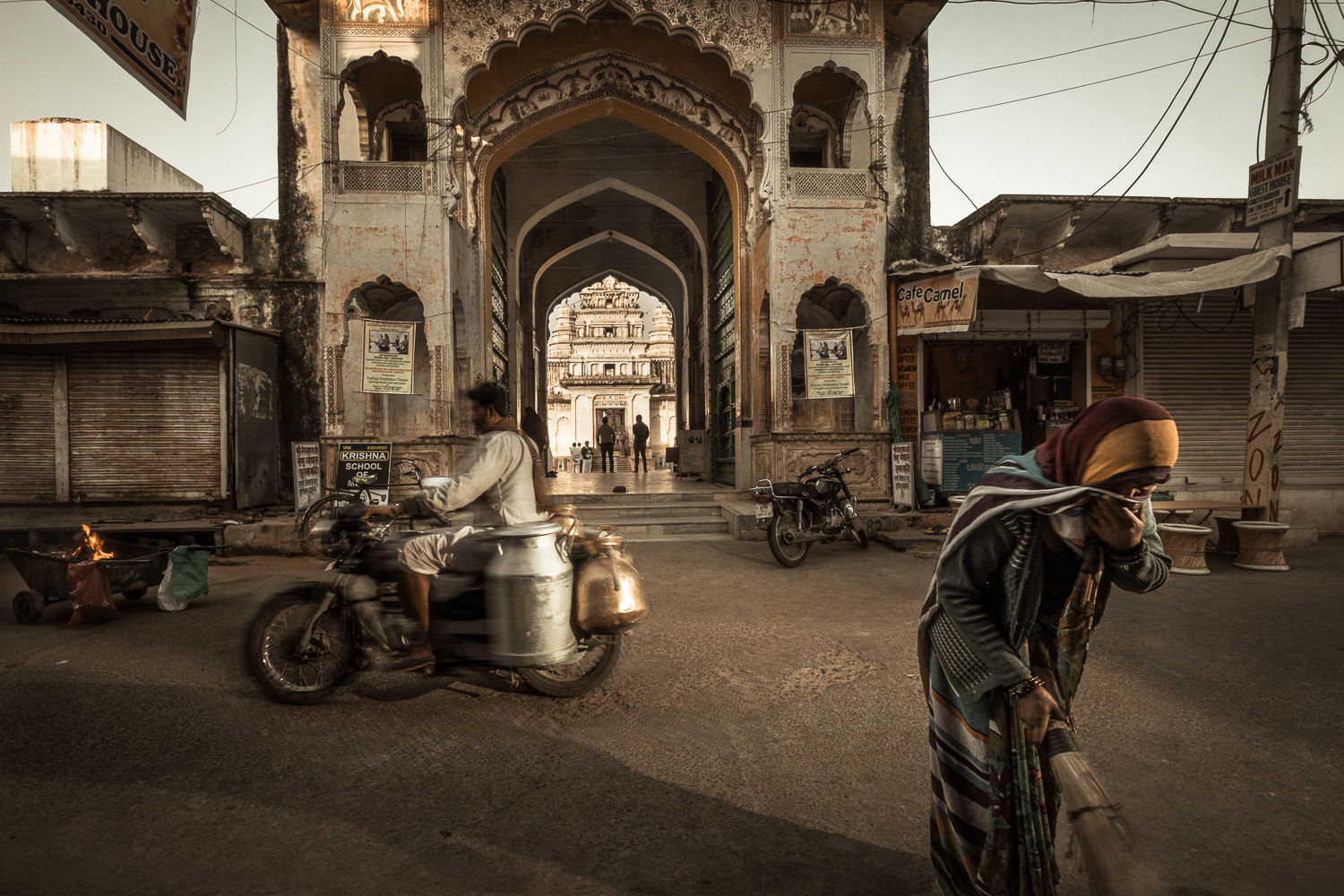  Street Swiper & Milk Motorcycle, Pushkar 