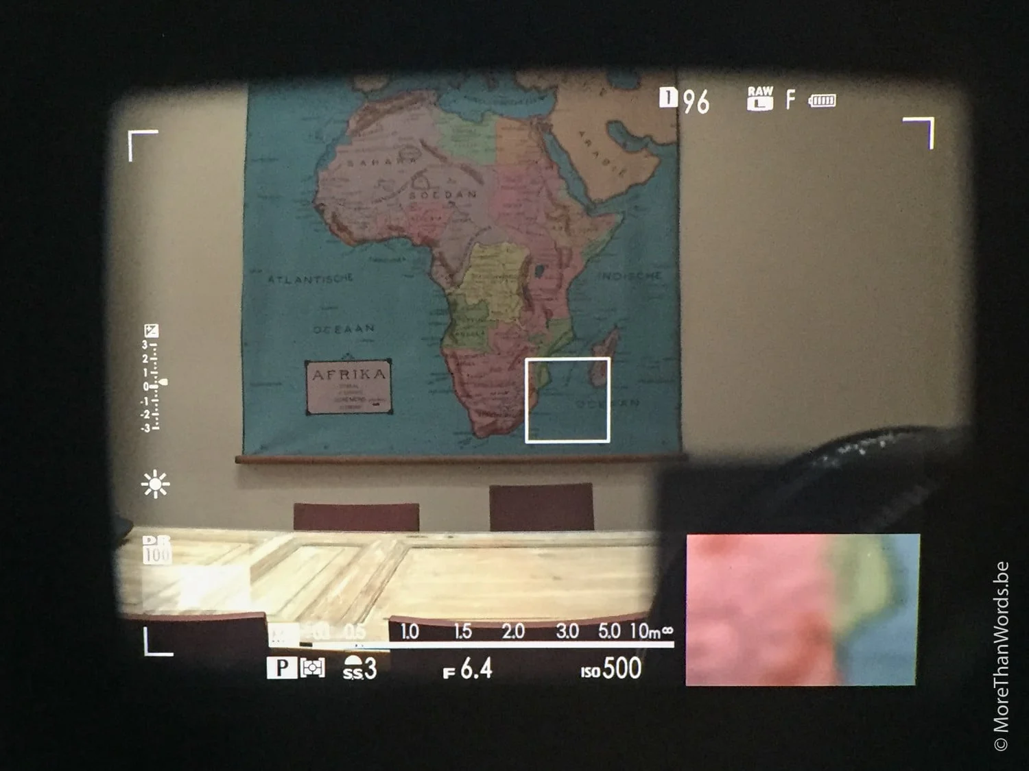 ... or manual focus checking options: choose from 100%, 2.5 x en 6 x.