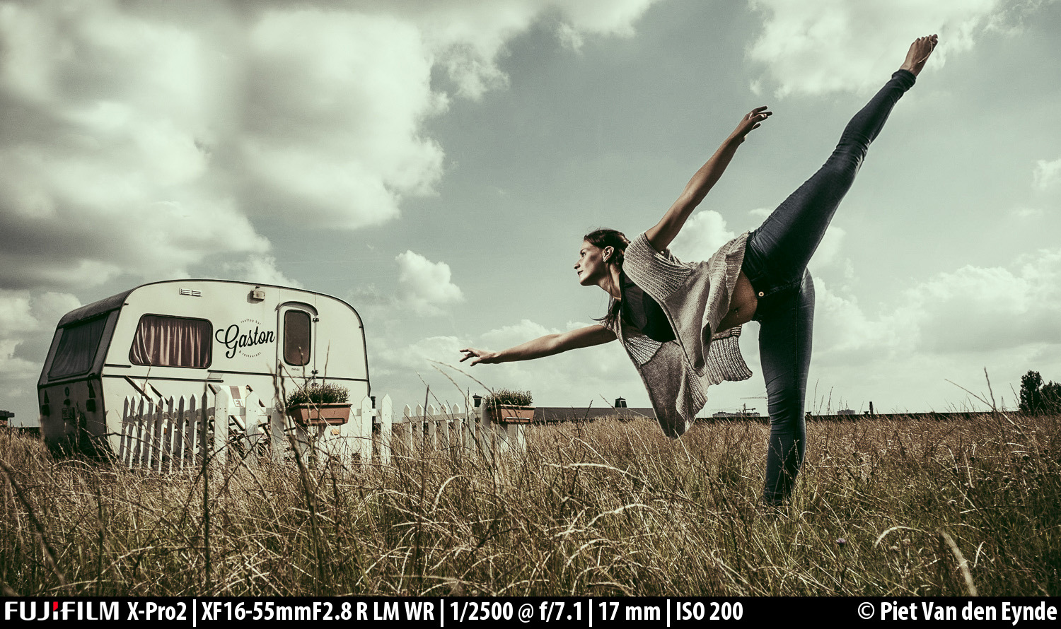 Power Sync is also the way to go if you want to use studio flashes. This shot was taken with the 600 Ws Godox AD600B, attached to a Cactus V6 Mark II receiver and triggered by a Cactus V6 Mark II transmitter on my Fujifilm camera. At first, I could not get this to work, but after contacting Cactus' support, they told me that for the moment, when working with these kinds of powerful strobes in Power Sync, you have to to set the receiver in Nikon mode. 