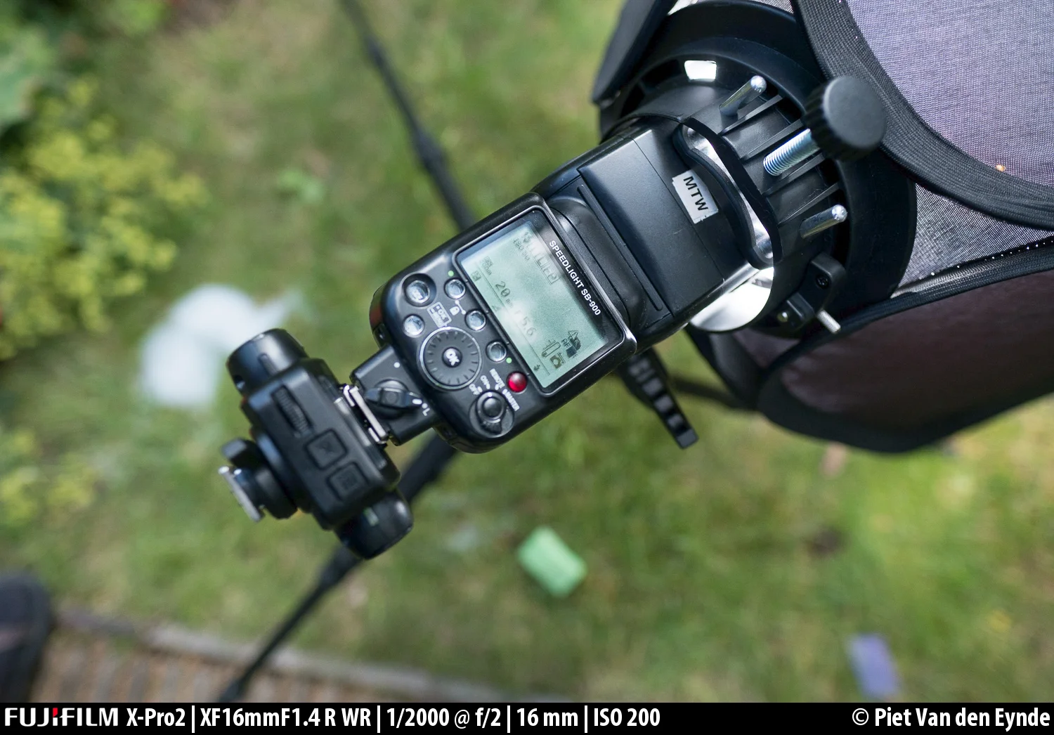 Putting my old Nikon SB900 back to life - and not just ordinary life but life in the fast lane! By putting it on a V6 Mark II, I can use it in HSS mode with my X-Pro 2.