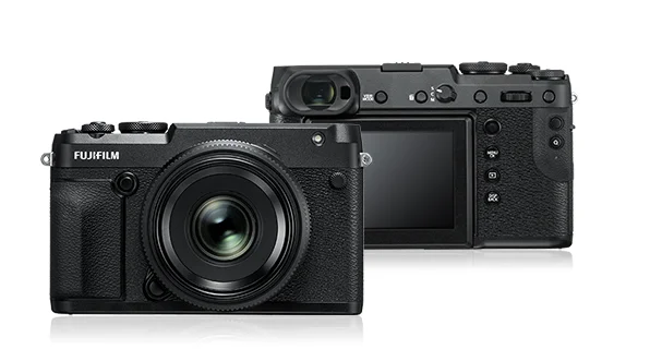 De GFX 50R ziet er uit als een grote X-E3. Hij is breder dan de GFX 50S maar een pak minder diep. Foto © Fujifilm