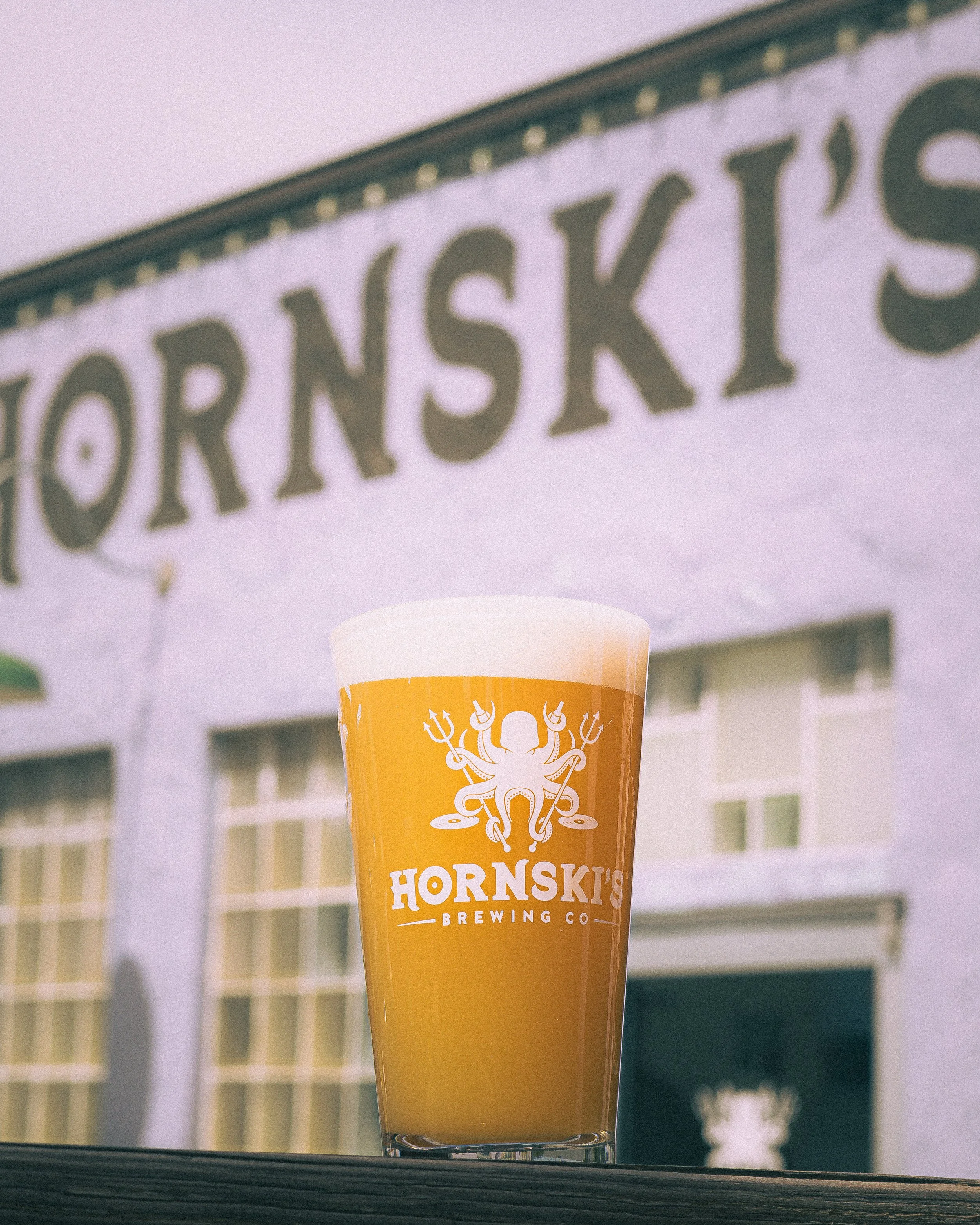 Hazy IPA outside in front of the Hornski's Brewery