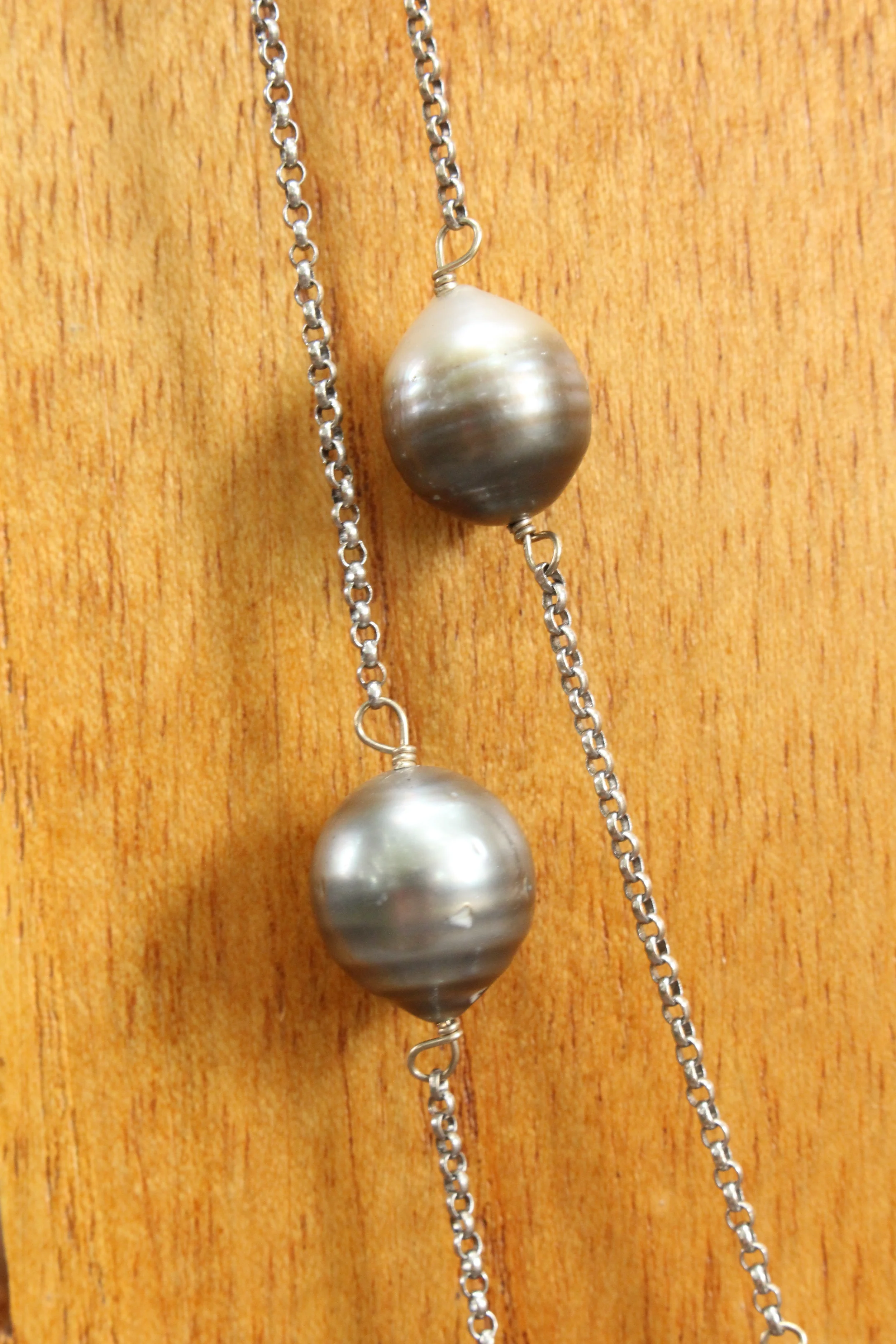 White Gold and Tahitian Pearl Necklace Close Up Pearls
