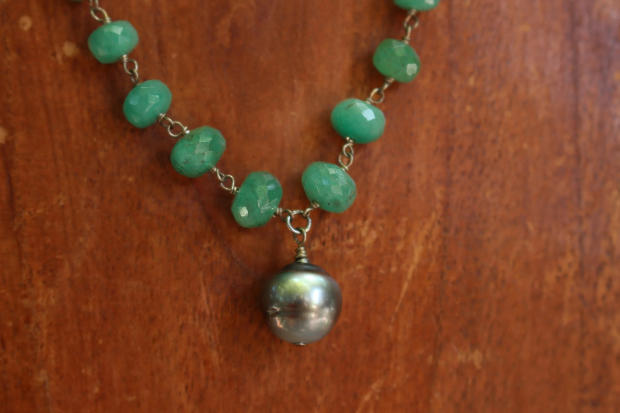 Emerald and Tahitian Pearl Necklace Close Up