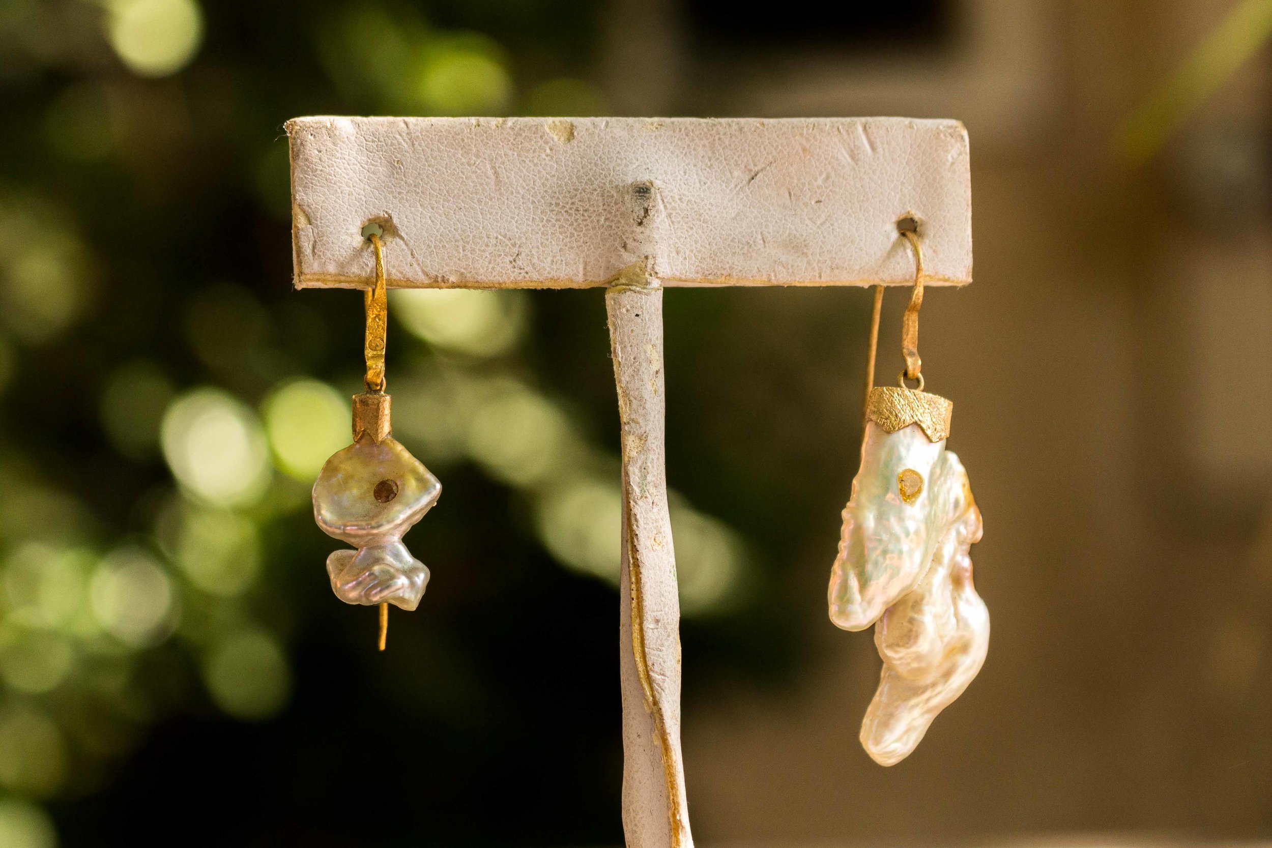18k Gold White Abstract Diamond Pearl Earrings