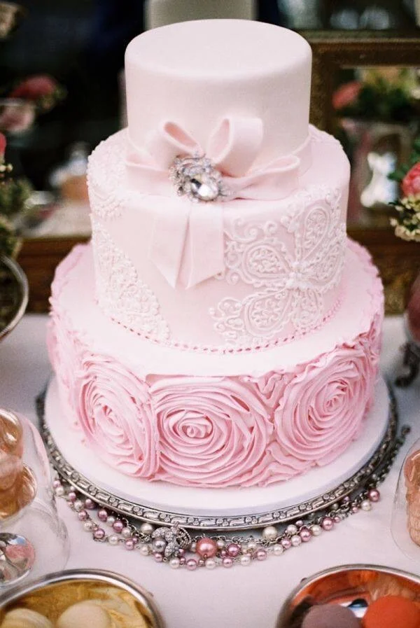 Lace designs on cakes are huge for 2016 weddings 