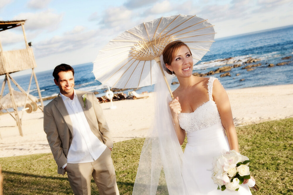 Mislukking Zonder hoofd gegevens Rent parasols for your wedding and save your guests from the heat!