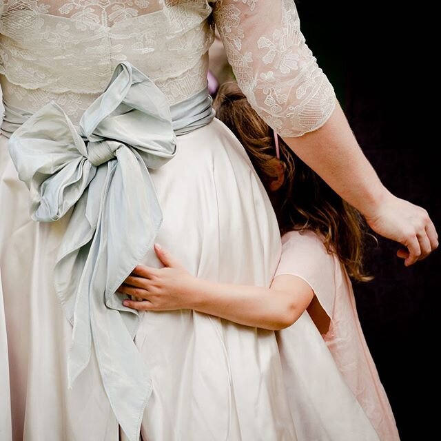 Moments like these! #weddingphotographer #weddingmoments #oxfordweddingphotographer #vintagewedding