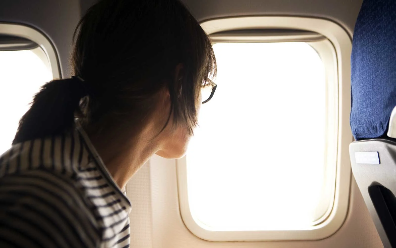 airplane-cabin-passenger-LONGFLIGHT1018.jpg