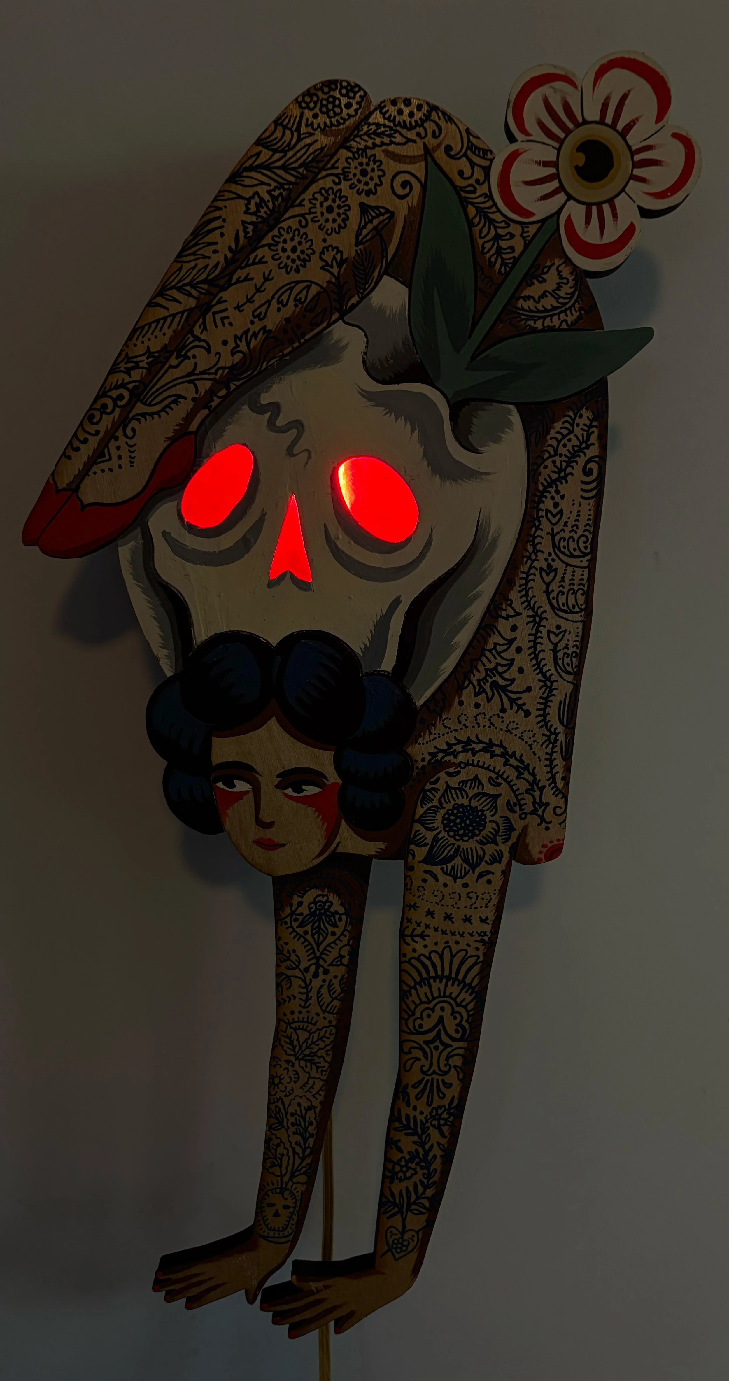 skull girl lamp4.jpg