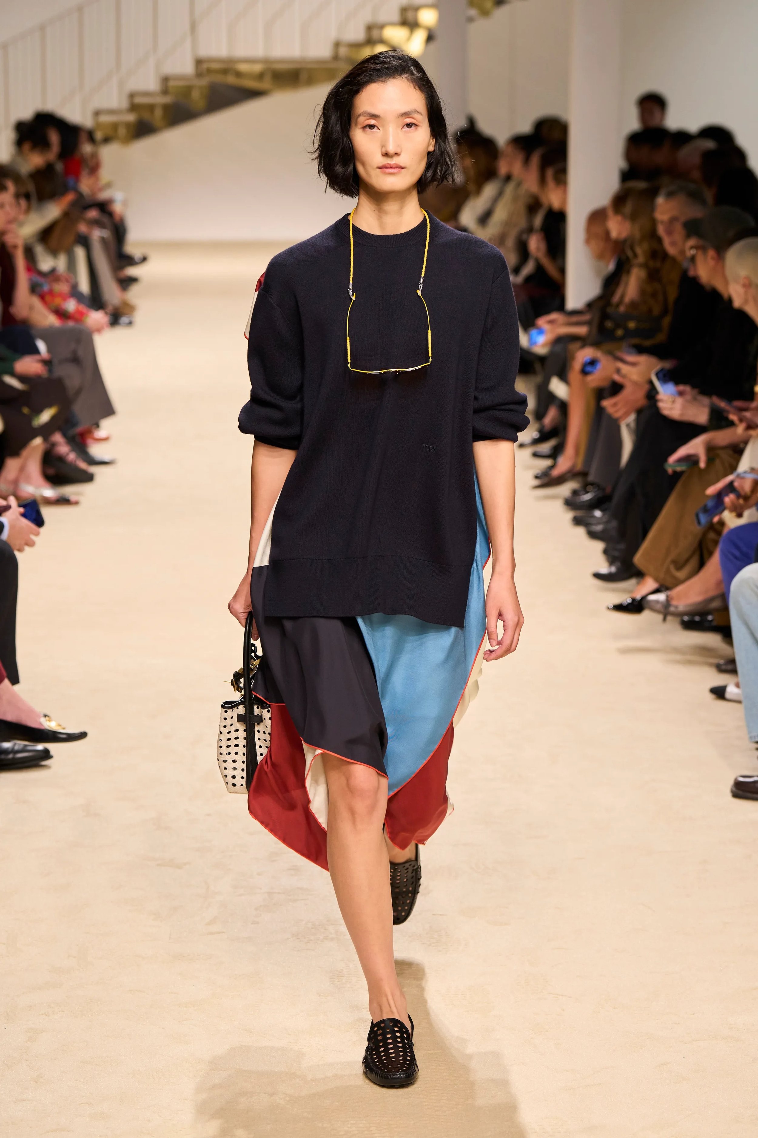 imgi_39_00036-tods-spring-2027-ready-to-wear.jpg