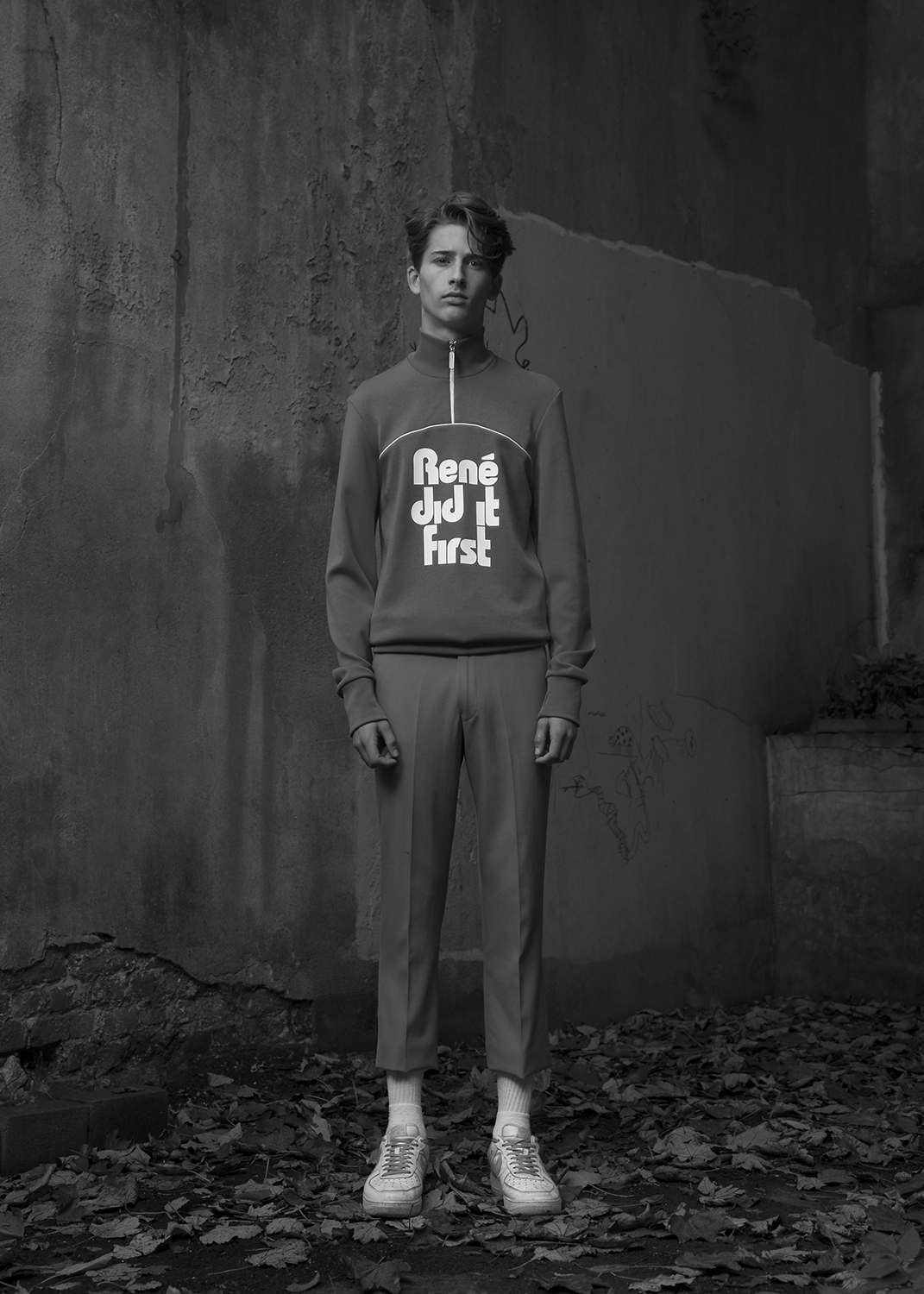 sweatshirt & pants by LACOSTE / shoes by NIKE 