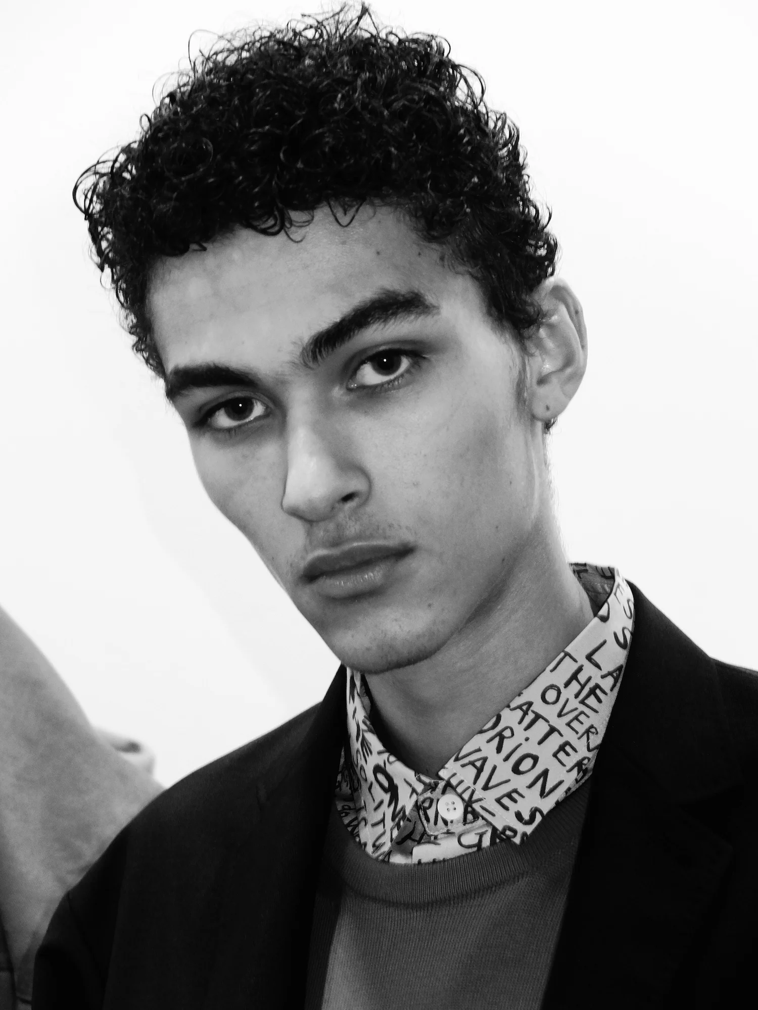 Backstage_SS17_Paris_Lisa_Lapierre_Behind_The_Blinds_13.JPG