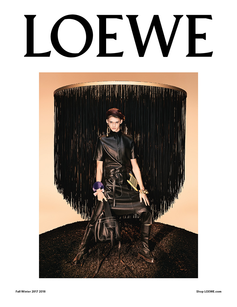 loewe_fw17_campaign_Behind The Blinds BTB online 1.jpg