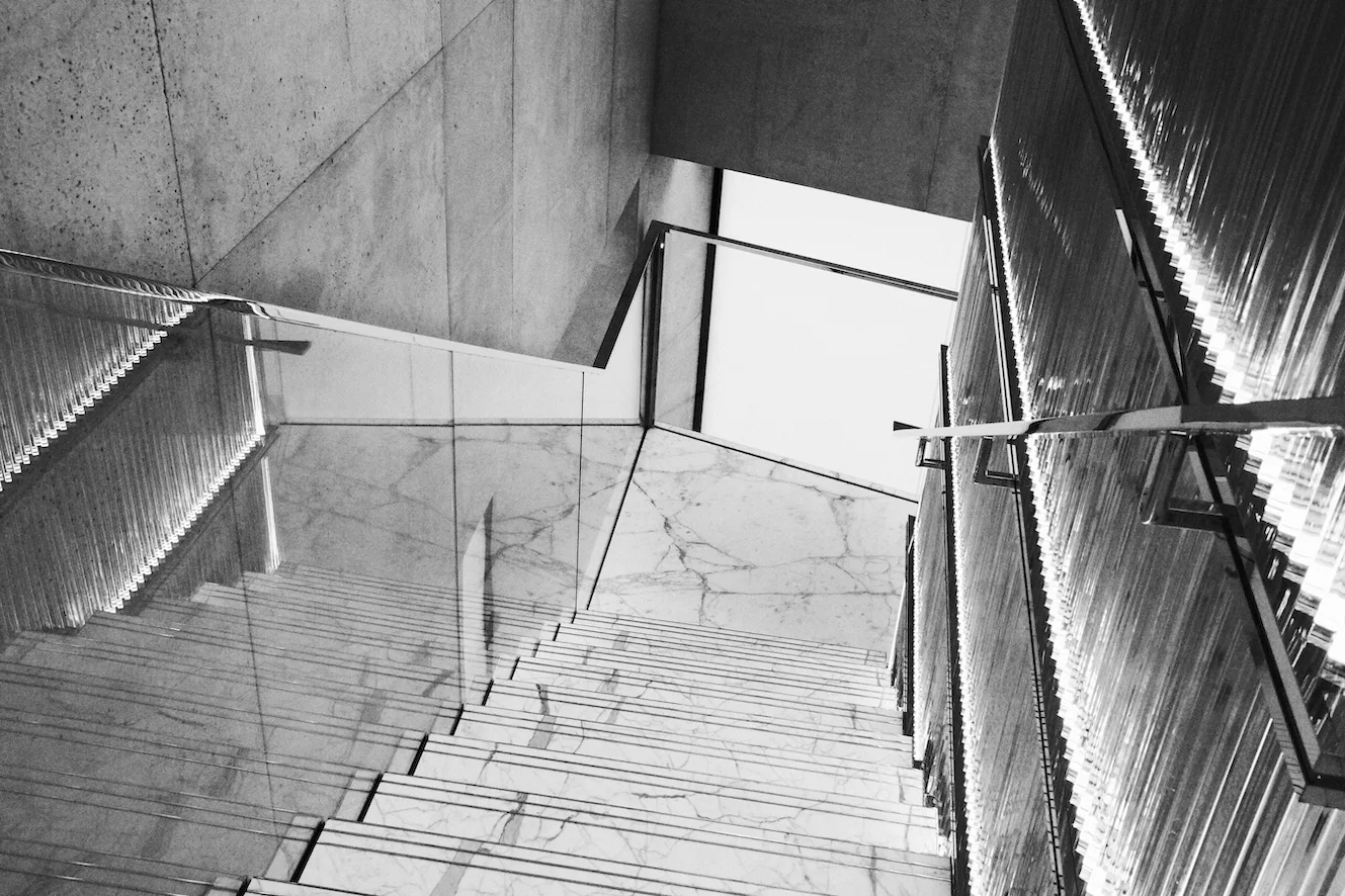 SAINT LAURENT RIVE DROITE_STORE_HR_1.jpg