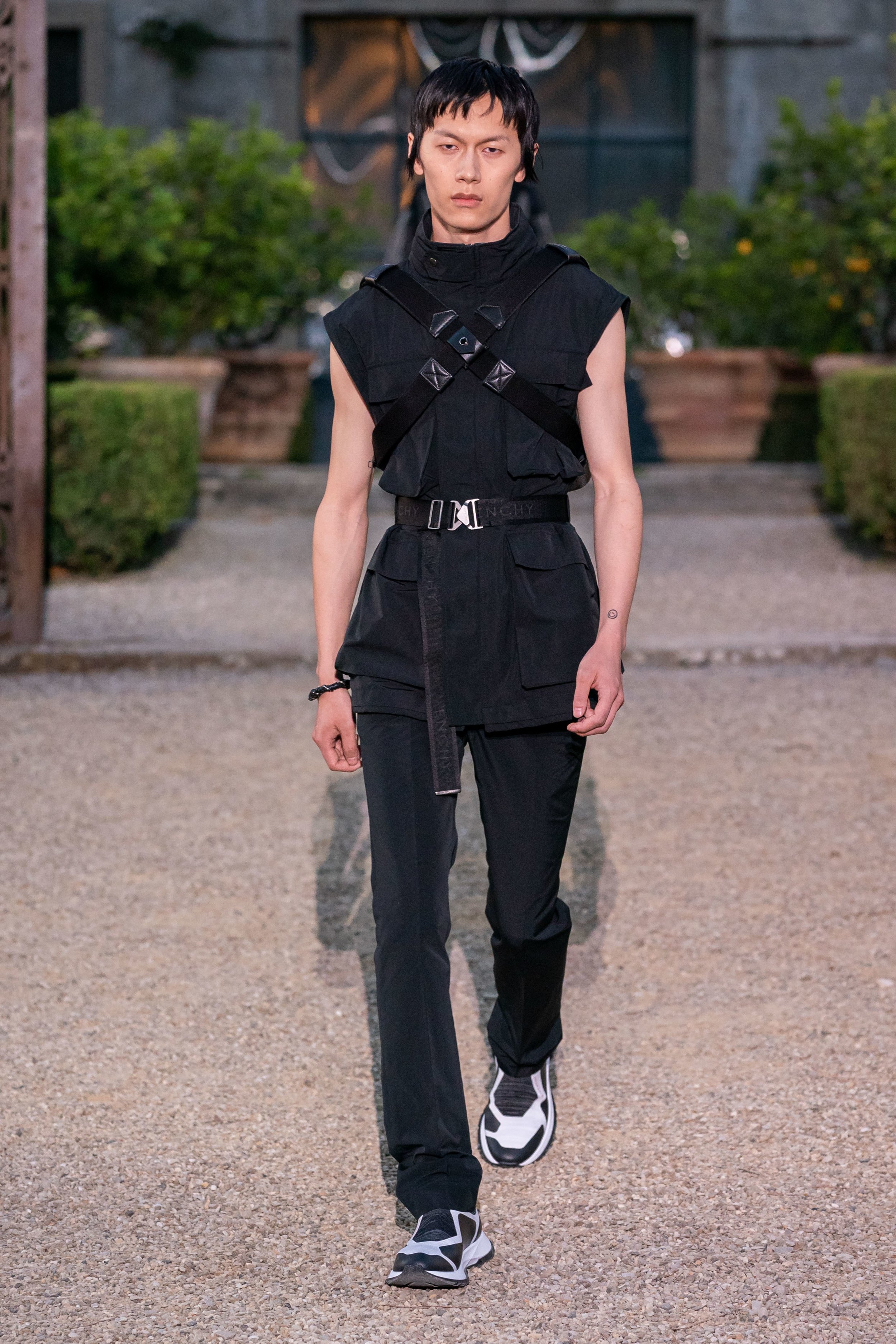 Behind_The_Blinds_Magazine_Givenchy_Men_SS20_Pitti_ALE0604.jpg