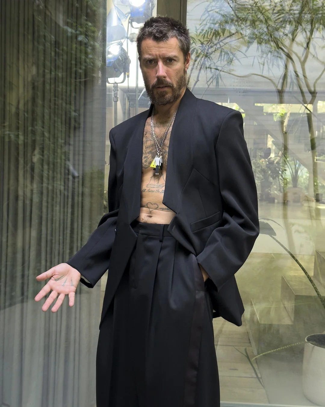 GIVENCHY_SS27_MEN_CAMPAIGN_4x5_NO_LOGO_7.jpg