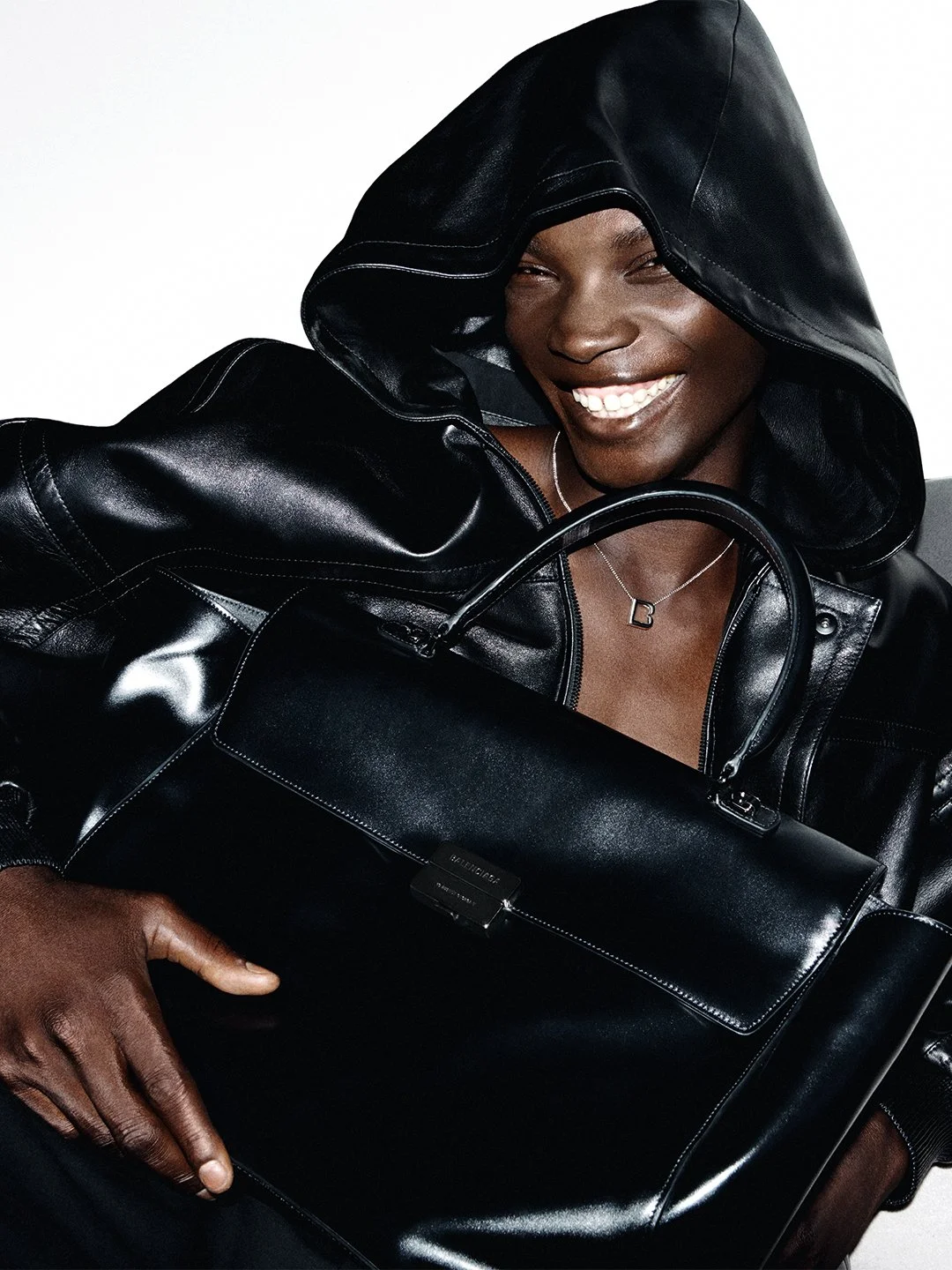 BALENCIAGA WINTER 26 CAMPAIGN STILLS WAVE 2 IMAGE 1.jpg
