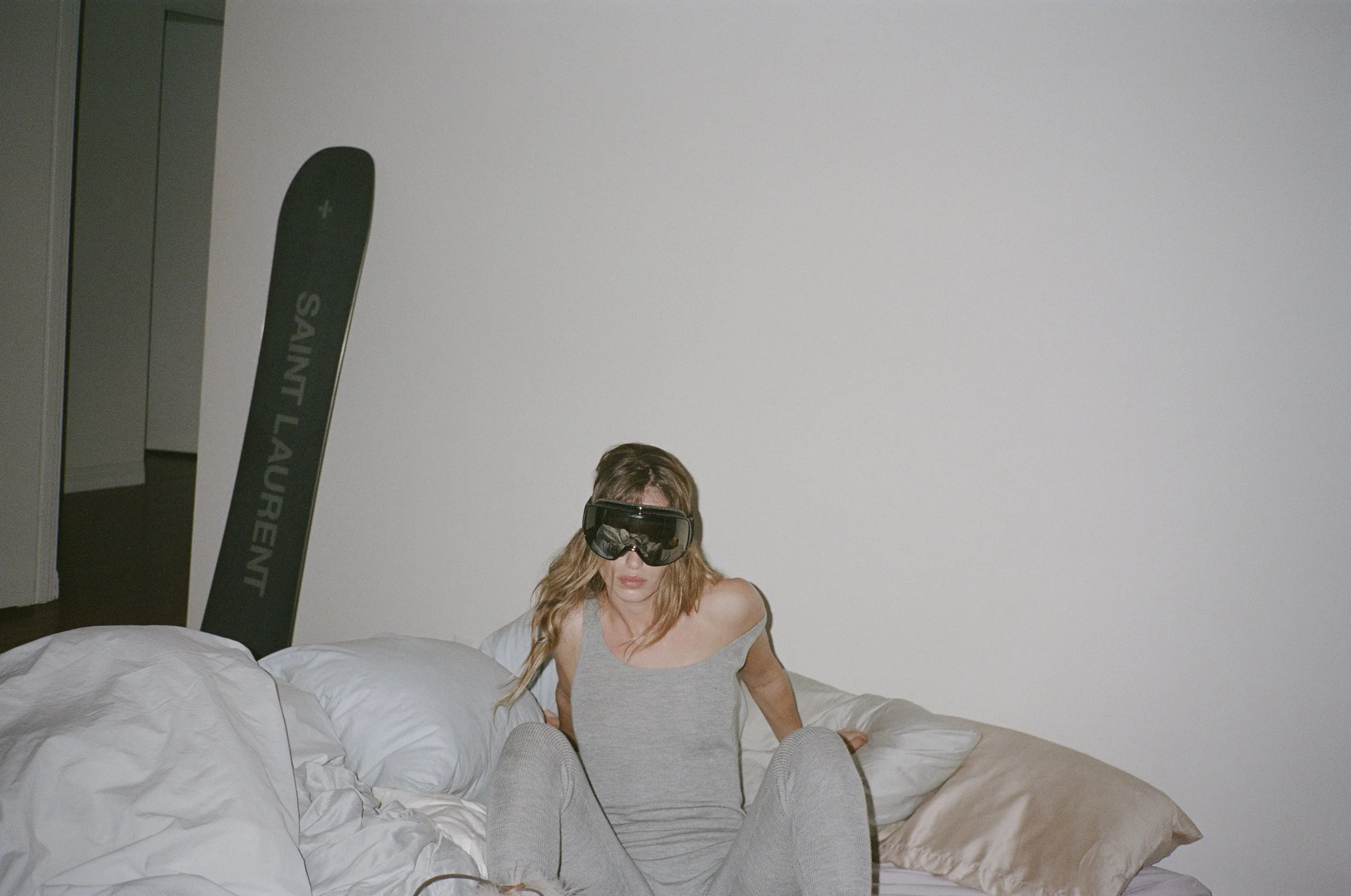 SAINT LAURENT RIVE DROITE_SNOW_EDITION_20_HR.jpg