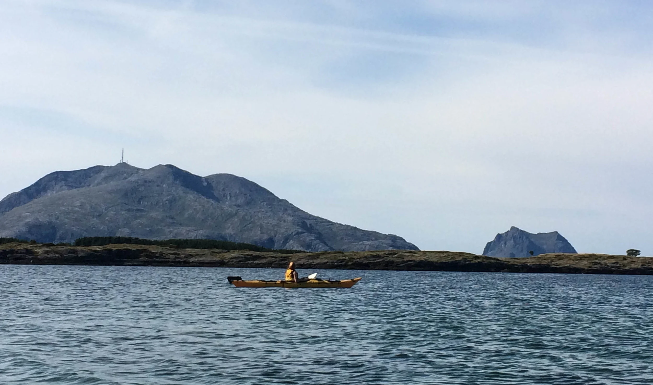 Tilbaketuren tok vi langs Helgelandskysten og ut til Vega. ©Foto: Bjørnar Eidsmo