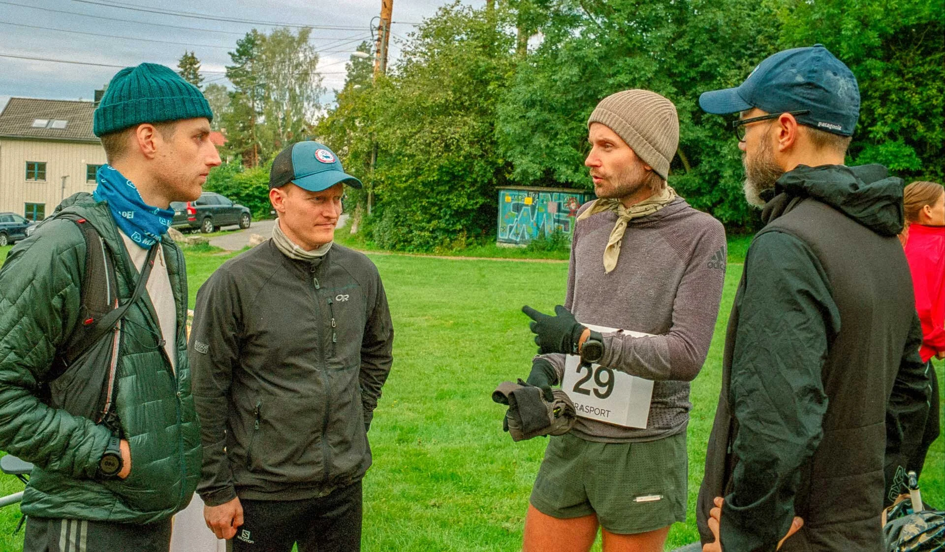 Mads John, Peter Dannevig og Patrick Stangbye fra Sky Blazers er klare for litt stimoro. Foto: Johannes Rummelhoff.