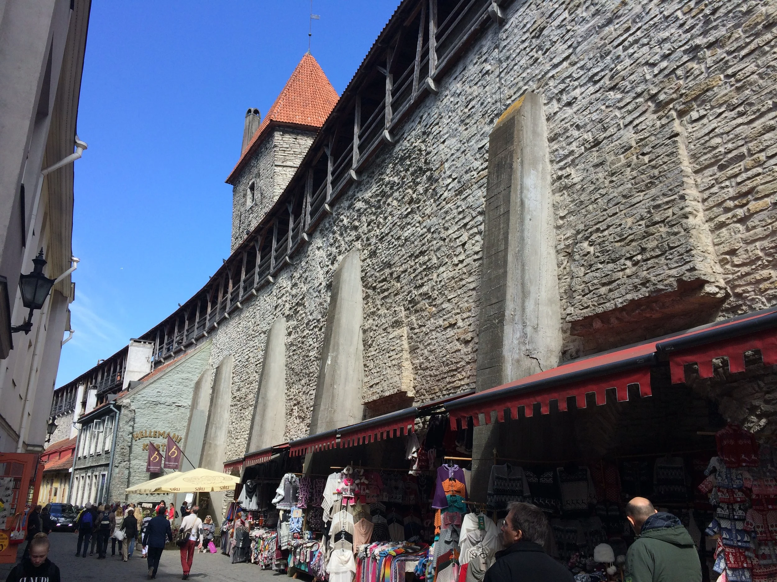 Old Town walls and souvenir shops